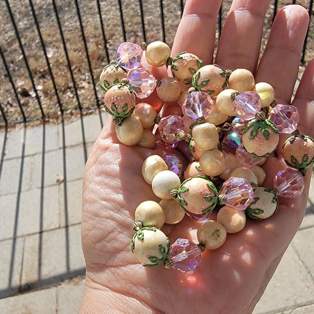 Vendome Vintage Signed "Garden Party" Crystal & Faux Pearl Necklace - Picture 7 of 7